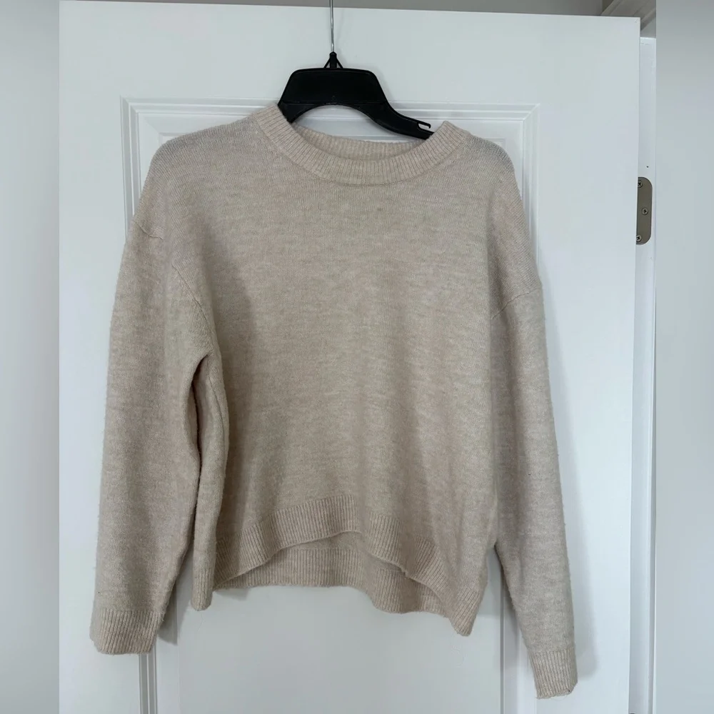 Cream/beige H&M crewneck soft sweater small autumn fall lightweight - Picture 1 of 6